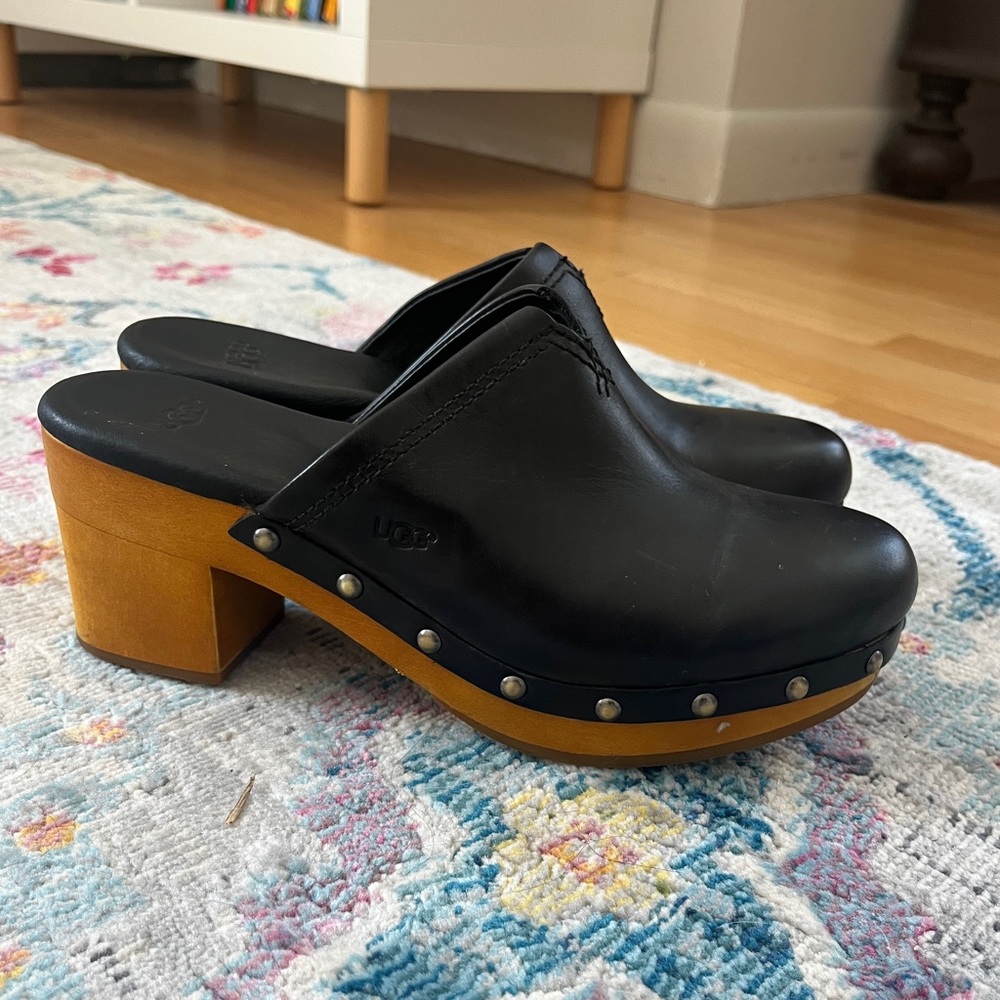 UGG Women's Kay Leather Clogs